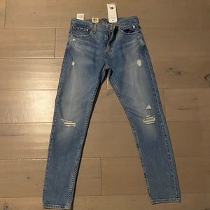 BRAND NEW LEVIS JEANS 33/32